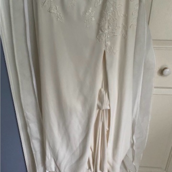 David’s Bridal Sheath Crepe wedding dress size 8 SEXY - Picture 6 of 8